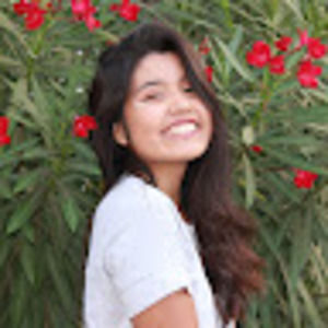 Meet your Posher, Nayeli